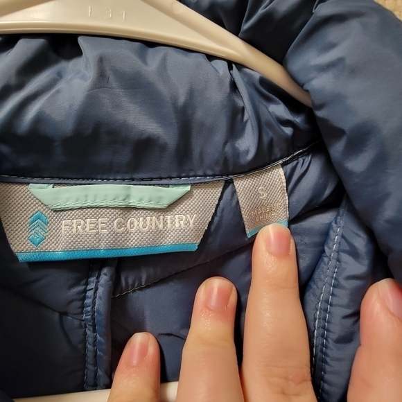 Free Country light weight puffer coat - Picture 3 of 6